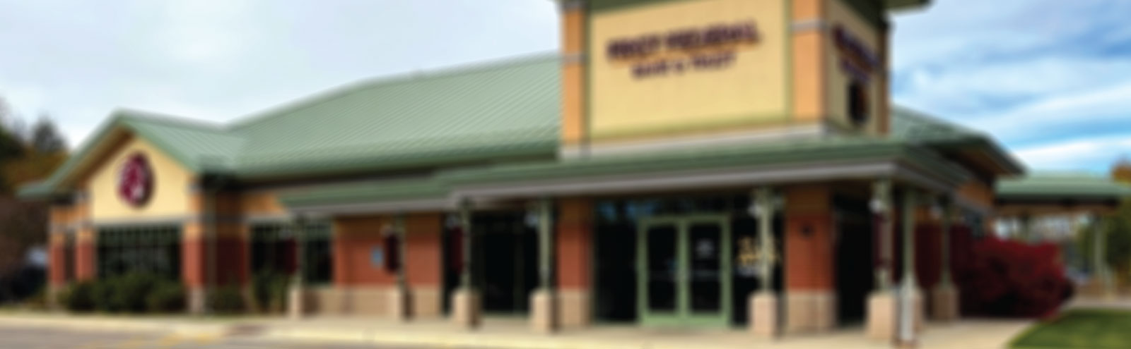 Blurred image of full-service bank branch in Sheridan, Wyoming.