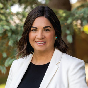 Stephanie Aggers headshot