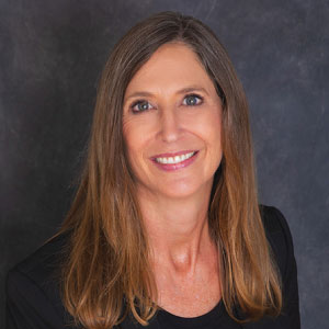 Kris Fairlee headshot